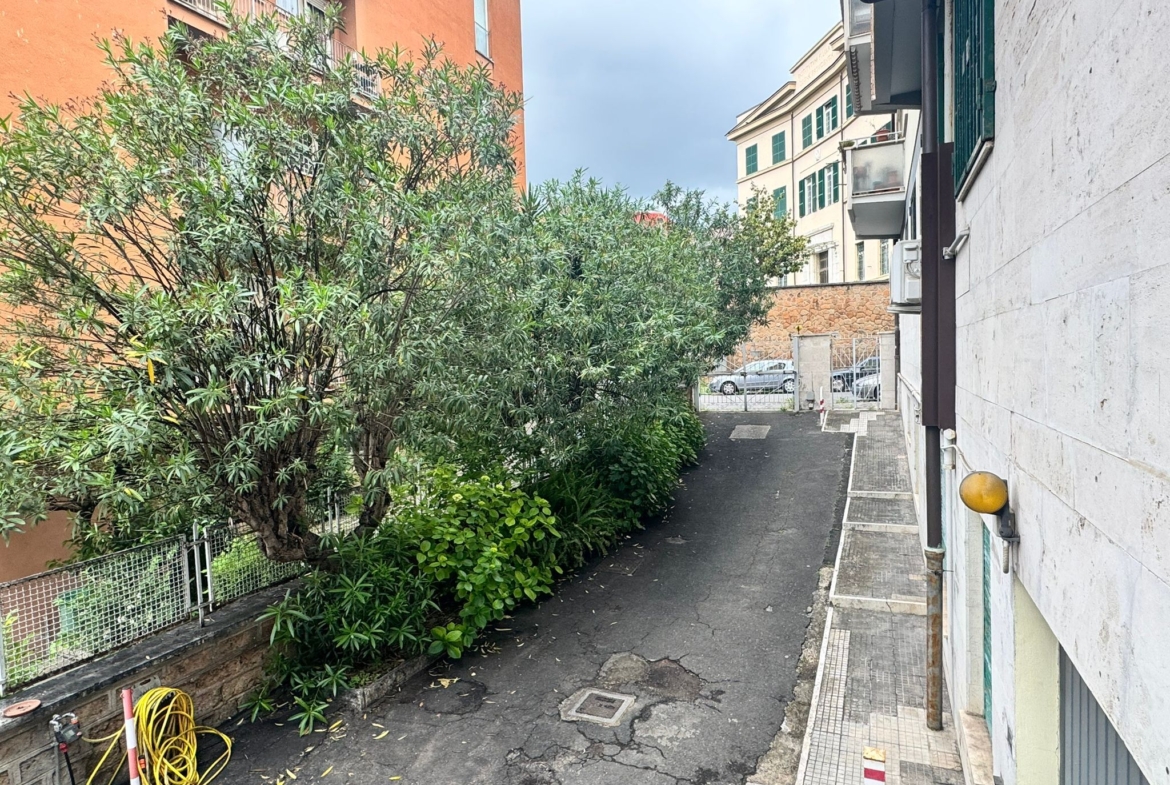 Tipologia Immobile: appartamento Provincia: roma Comune: roma Località: jonio Indirizzo: Via Bisentina