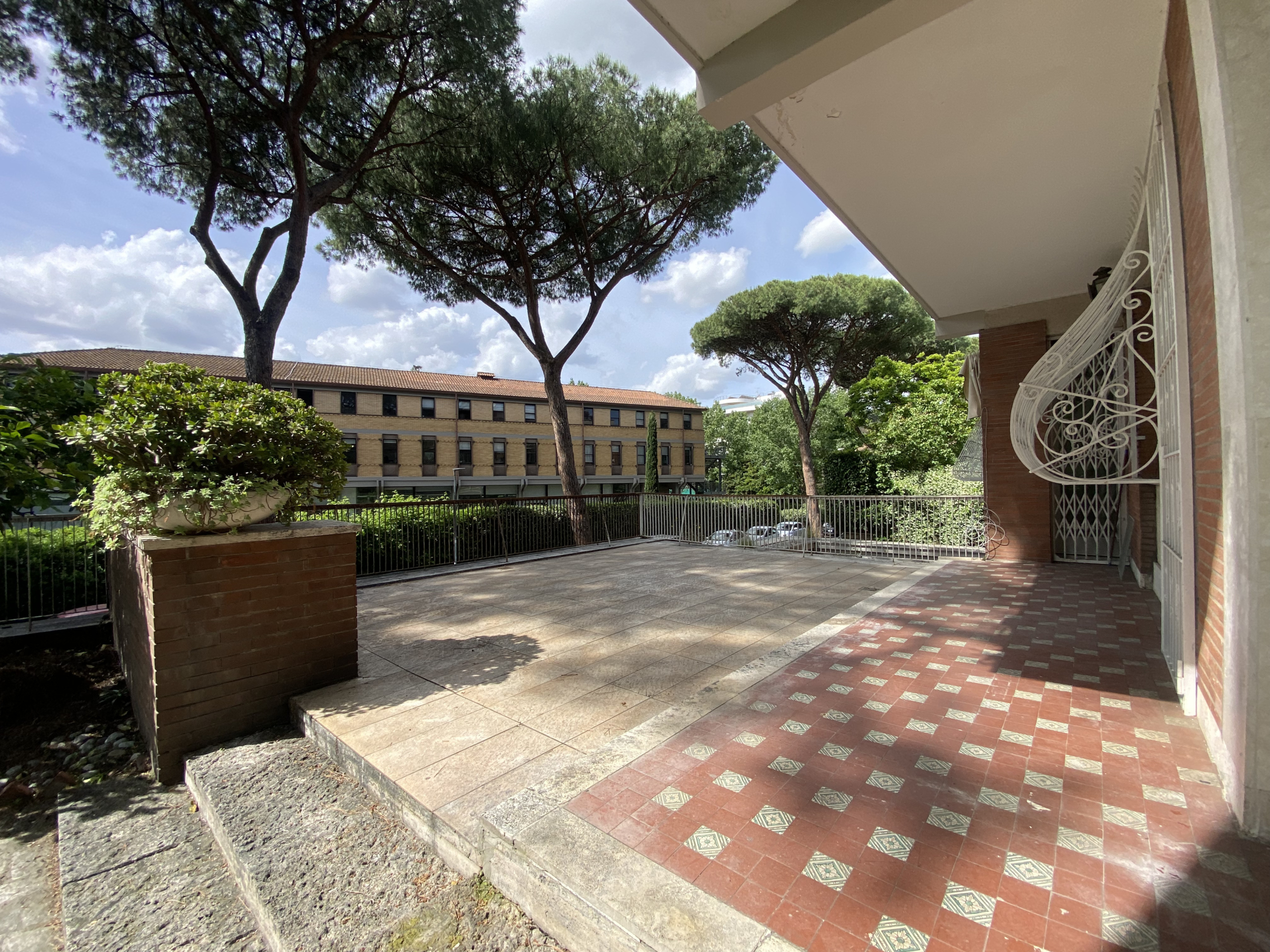 Tipologia Immobile: appartamento Provincia: roma Comune: roma Località: mostacciano Indirizzo: Via della Sierra Nevada