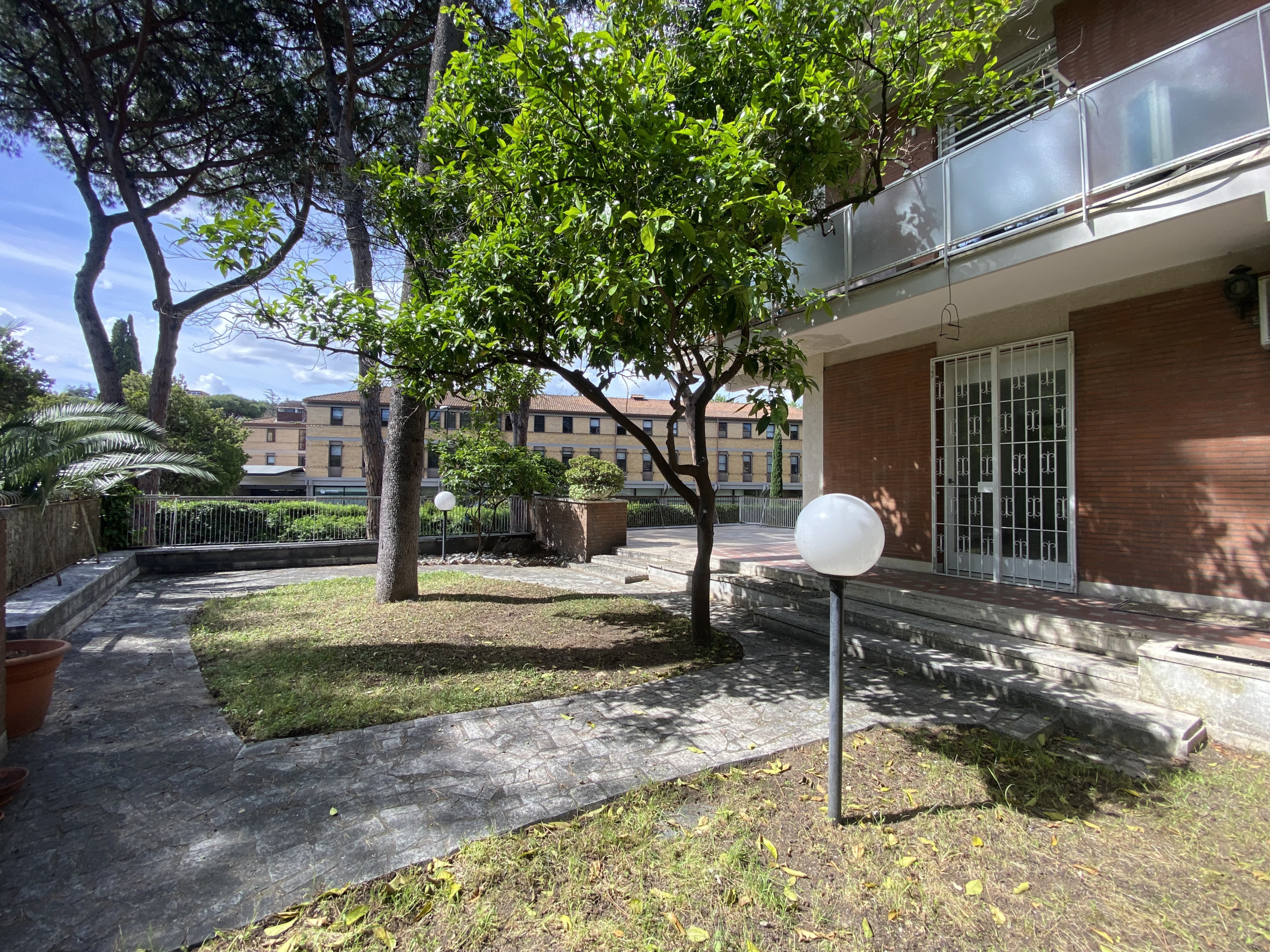 Tipologia Immobile: appartamento Provincia: roma Comune: roma Località: mostacciano Indirizzo: Via della Sierra Nevada