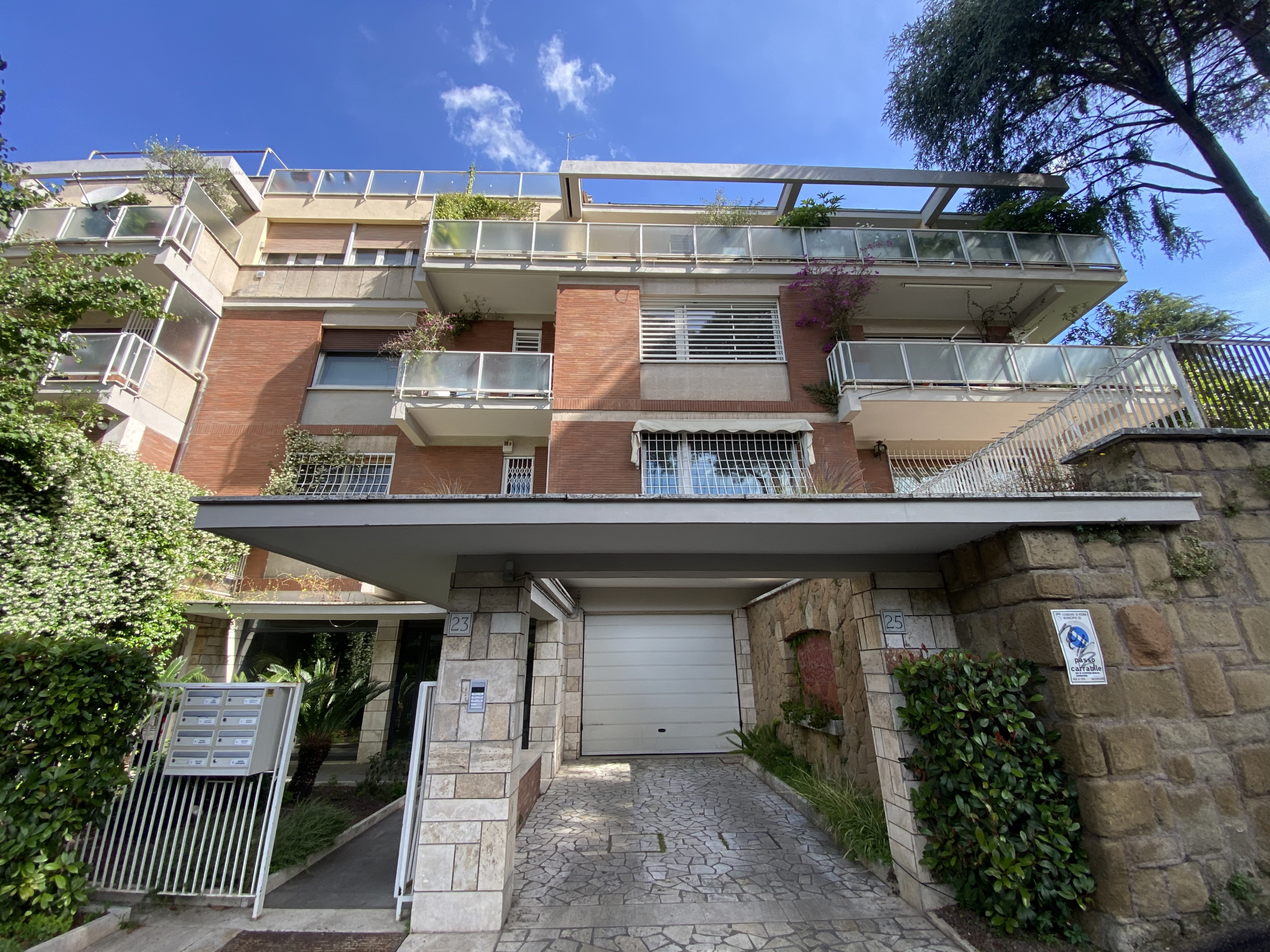 Tipologia Immobile: appartamento Provincia: roma Comune: roma Località: mostacciano Indirizzo: Via della Sierra Nevada