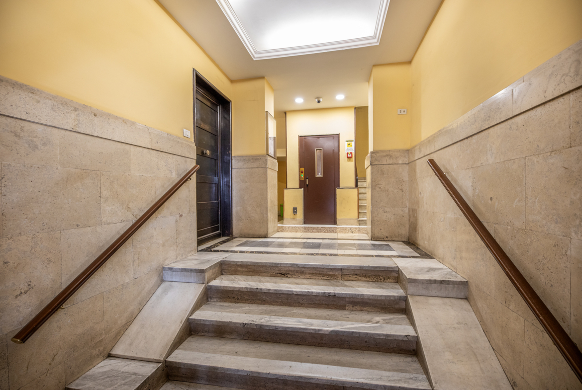 Tipologia Immobile: appartamento Provincia: roma Comune: roma Località: tuscolano appio claudio Indirizzo: Via degli Orti Variani