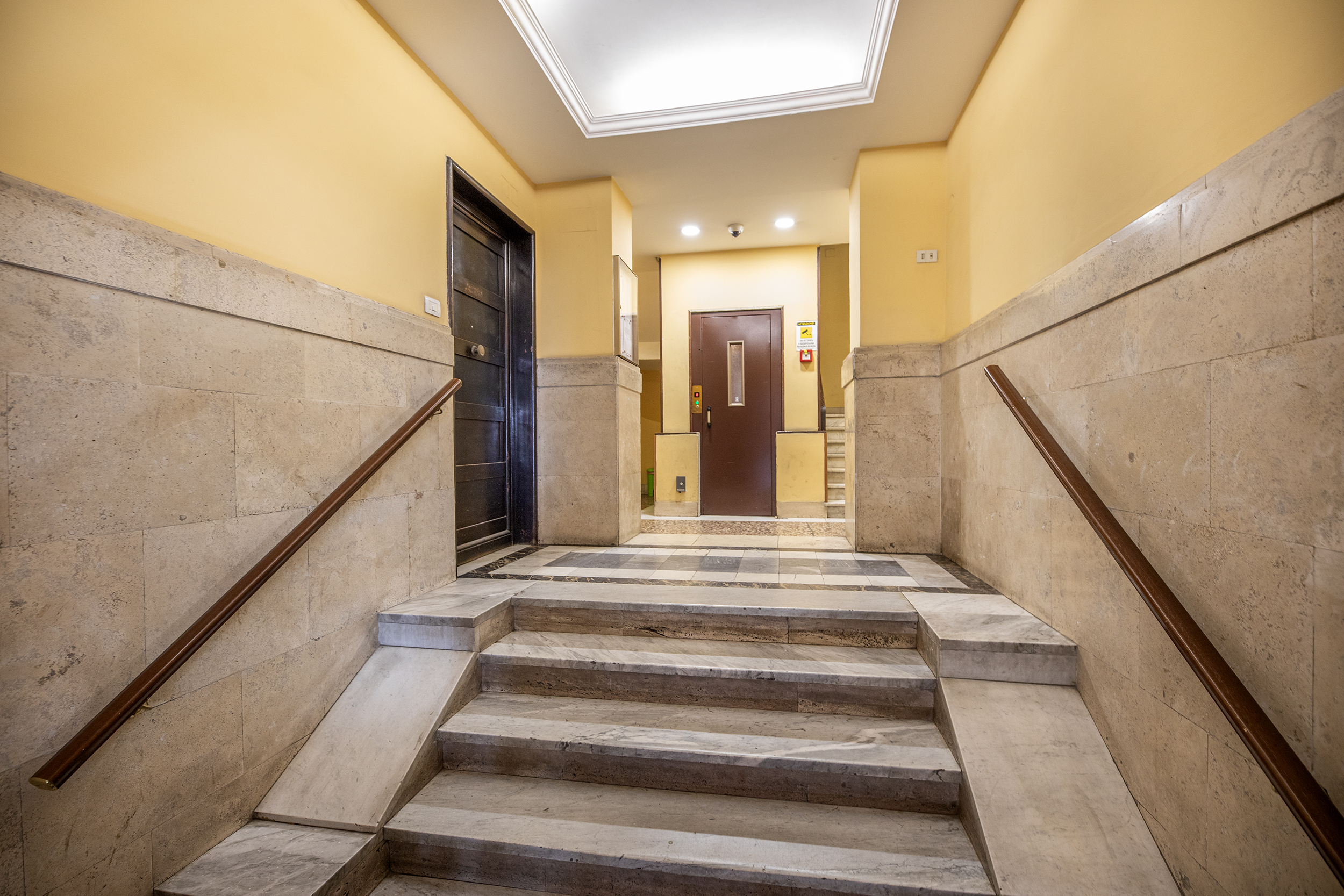 Tipologia Immobile: appartamento Provincia: roma Comune: roma Località: tuscolano appio claudio Indirizzo: Via degli Orti Variani