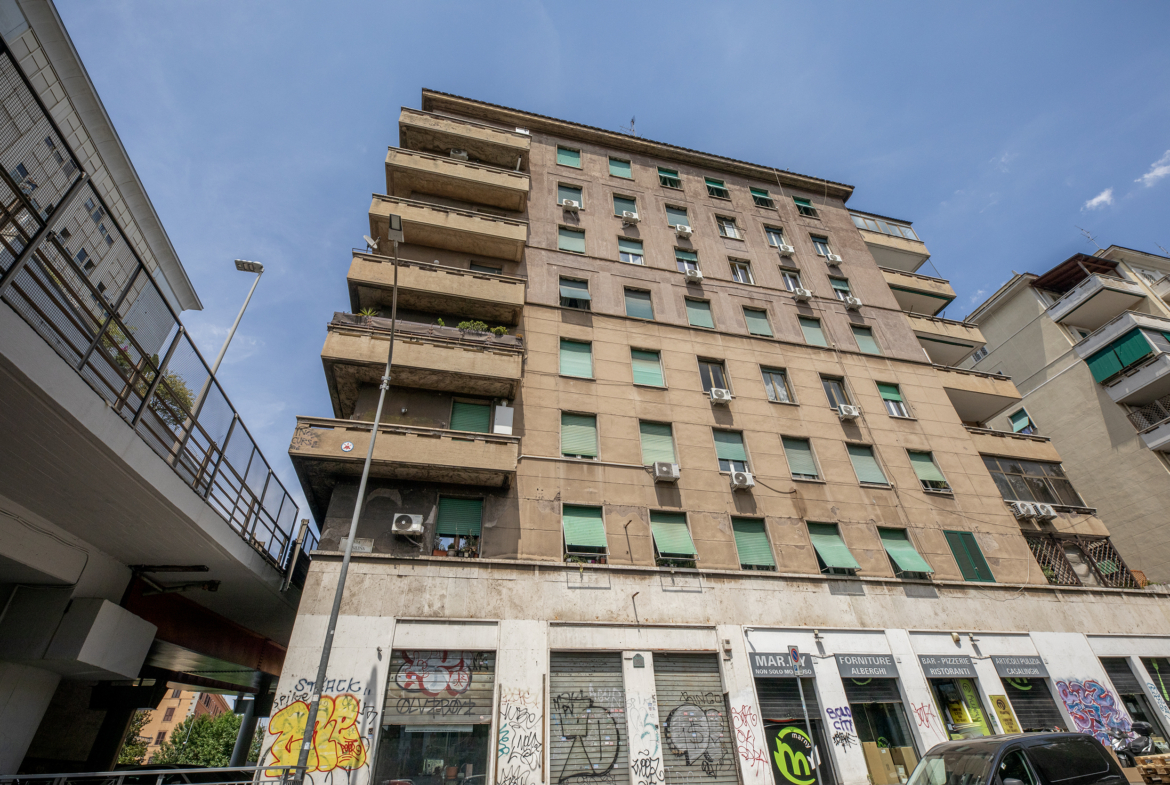 Tipologia Immobile: appartamento Provincia: roma Comune: roma Località: tuscolano appio claudio Indirizzo: Via degli Orti Variani