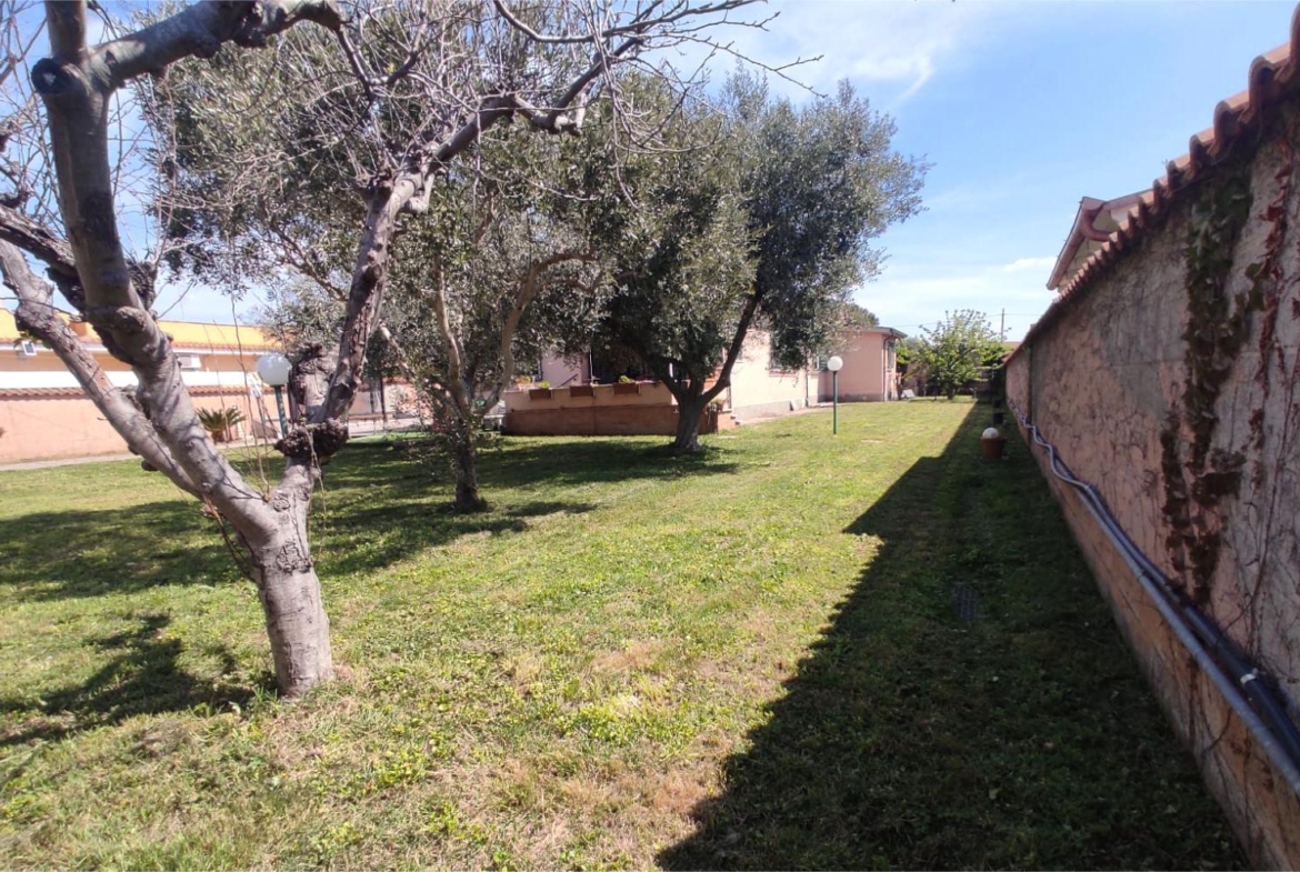 Tipologia Immobile: villa / indipendente / semi indipendente Provincia: roma Comune: ardea Località: tor san lorenzo Indirizzo: Via Garda