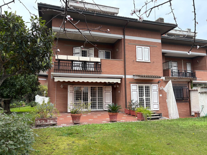 Tipologia Immobile: villa / indipendente / semi indipendente Provincia: roma Comune: roma Località: casal palocco Indirizzo: Via Parmenisco
