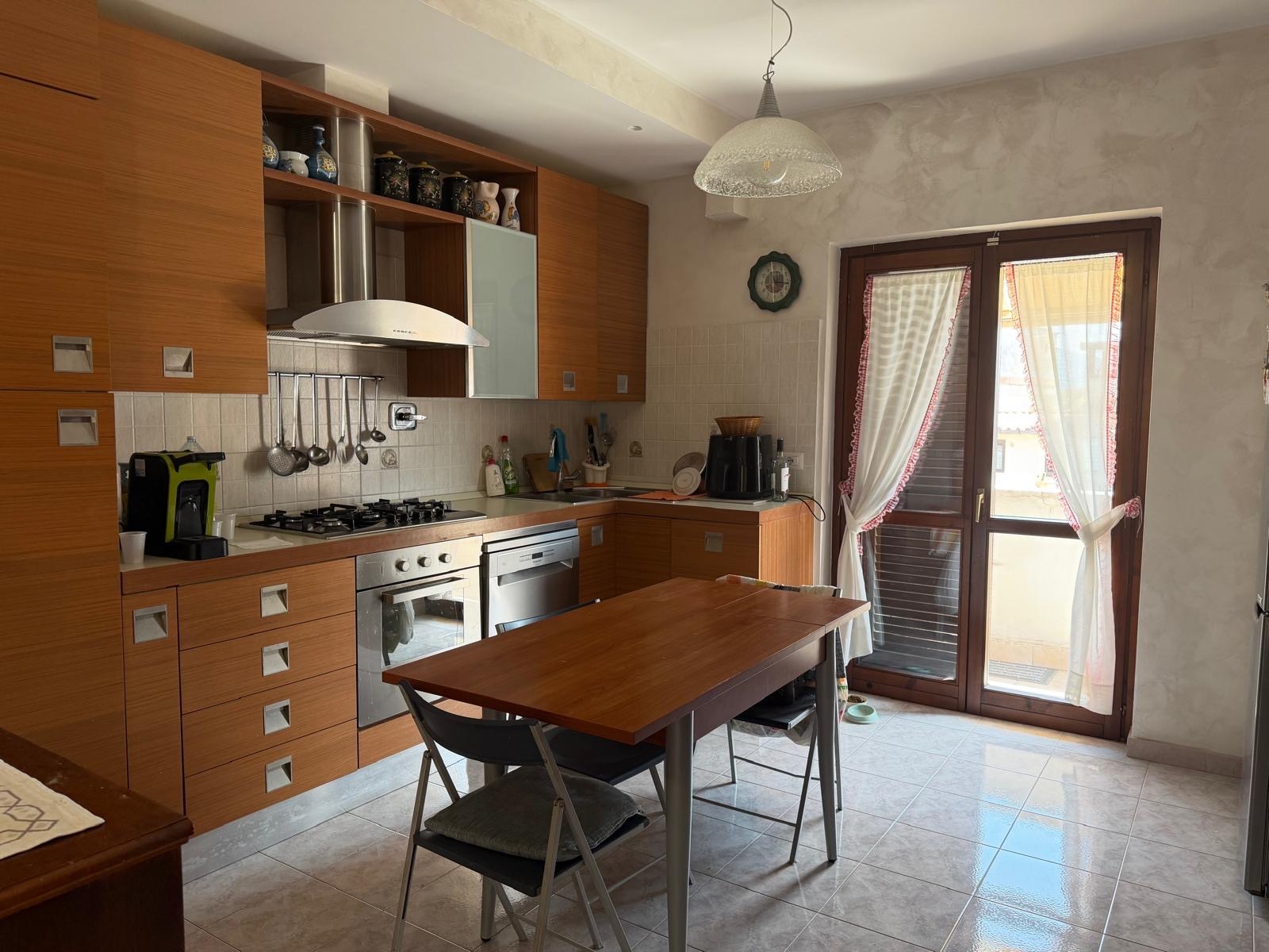 Tipologia Immobile: appartamento Provincia: roma Comune: fonte nuova Località: santa lucia Indirizzo: Via Campania