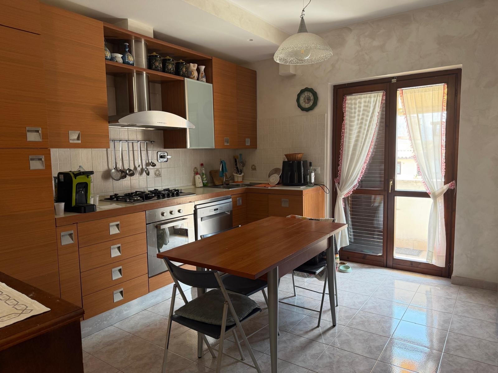 Tipologia Immobile: appartamento Provincia: roma Comune: fonte nuova Località: santa lucia Indirizzo: Via Campania