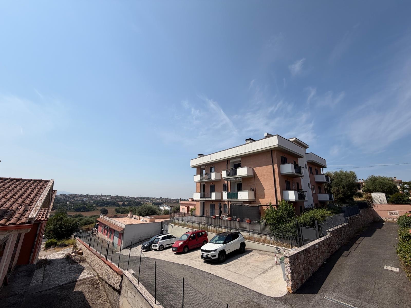 Tipologia Immobile: appartamento Provincia: roma Comune: fonte nuova Località: santa lucia Indirizzo: Via Campania