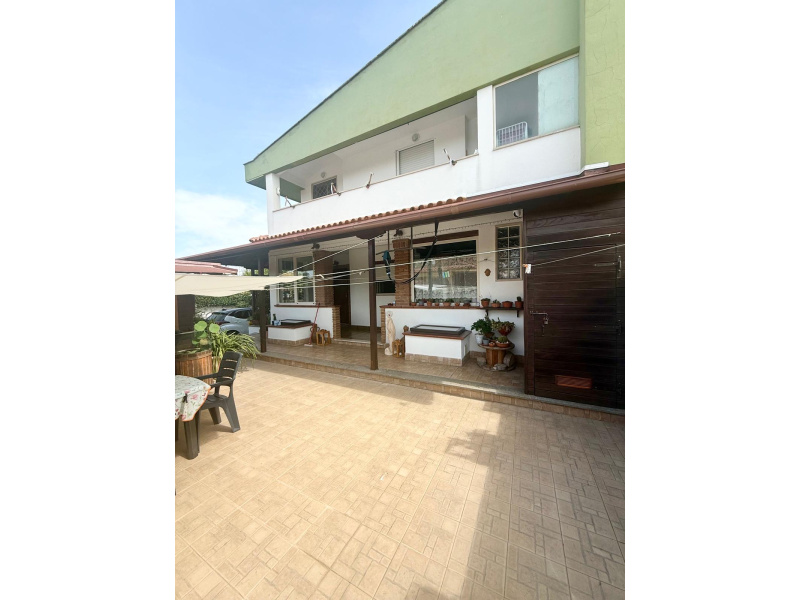 Tipologia Immobile: villa / indipendente / semi indipendente Provincia: roma Comune: anzio Località: lavinio centro ecumenico Indirizzo: Via Sandro Botticelli