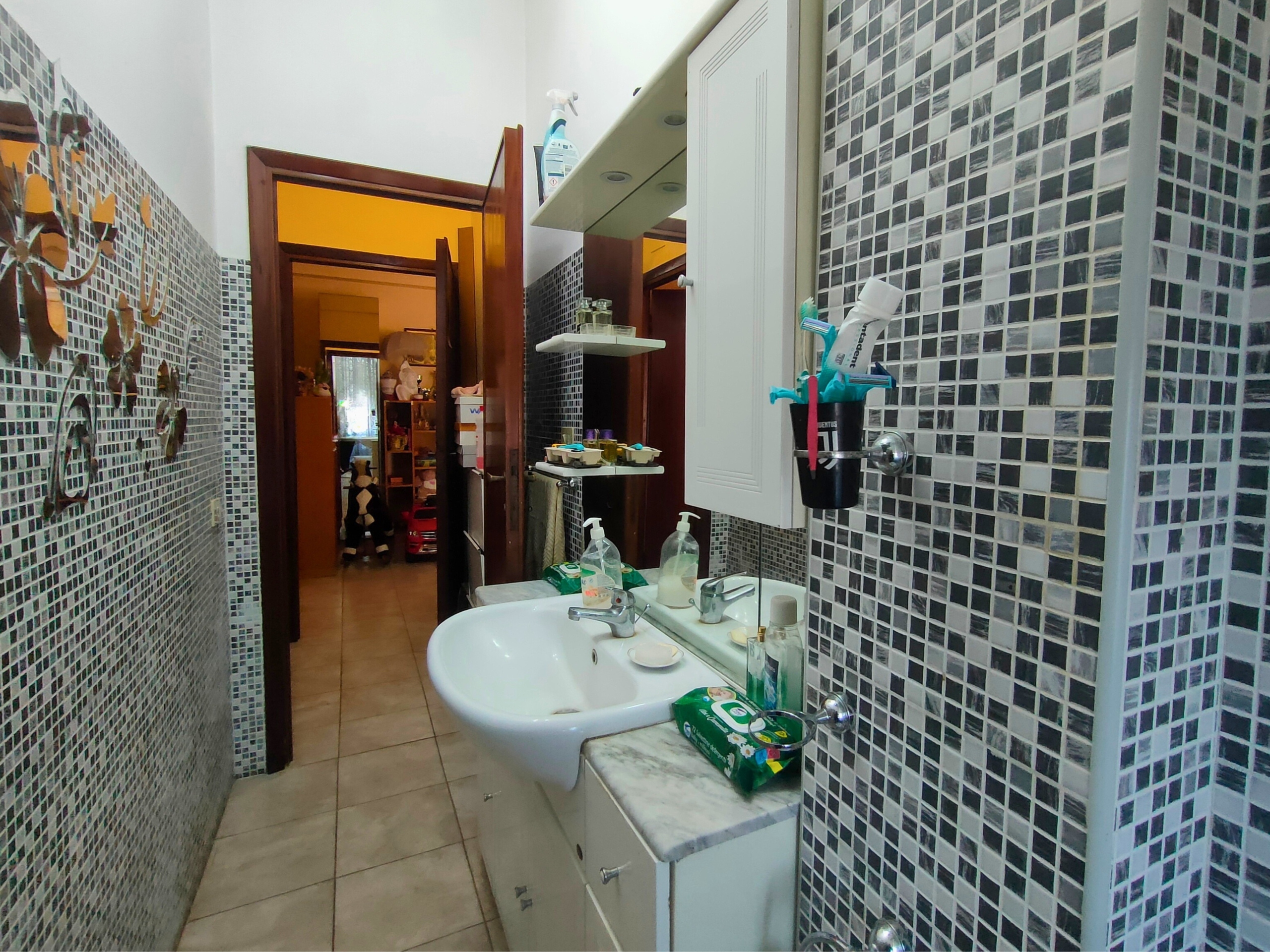 Tipologia Immobile: appartamento Provincia: roma Comune: pomezia Località: centro urbano Indirizzo: Via Zara
