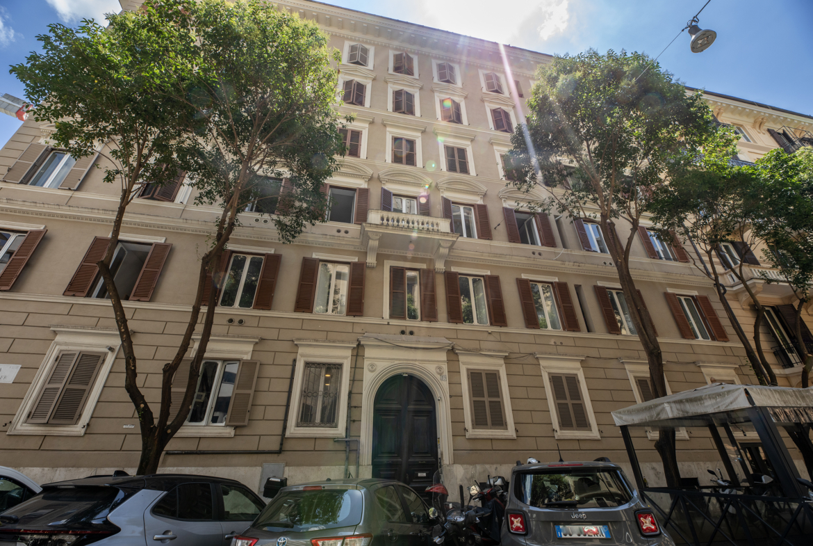 Tipologia Immobile: appartamento Provincia: roma Comune: roma Località: vaticano - borgo Indirizzo: Via Valadier