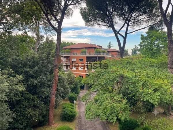 Tipologia Immobile: appartamento Provincia: roma Comune: roma Località: ponte milvio Indirizzo: Via Salsomaggiore